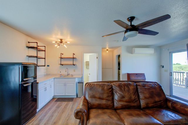 4455 E Whitmore Ave, Ceres, CA 95307