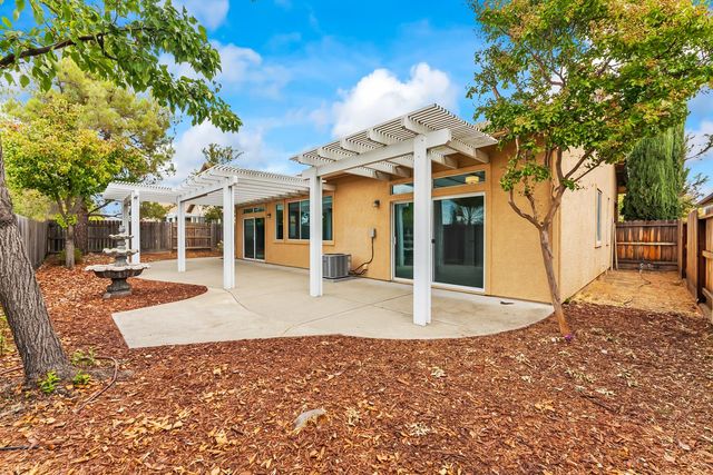 1033 Halidon Way, Folsom, CA 95630