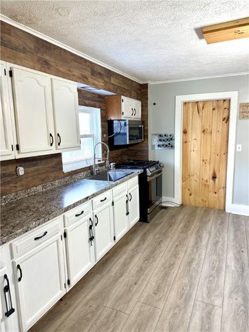 5 East High Street, Manchester, NY 14548