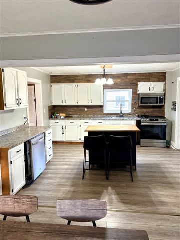 5 East High Street, Manchester, NY 14548