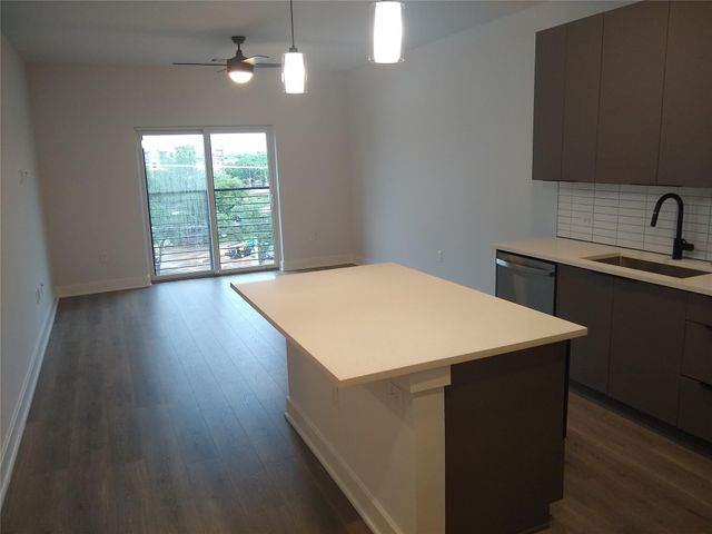2220 Webberville RD 403, Austin, TX 78702