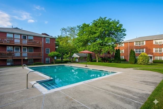8 Tara Drive 7, Weymouth, MA 02188