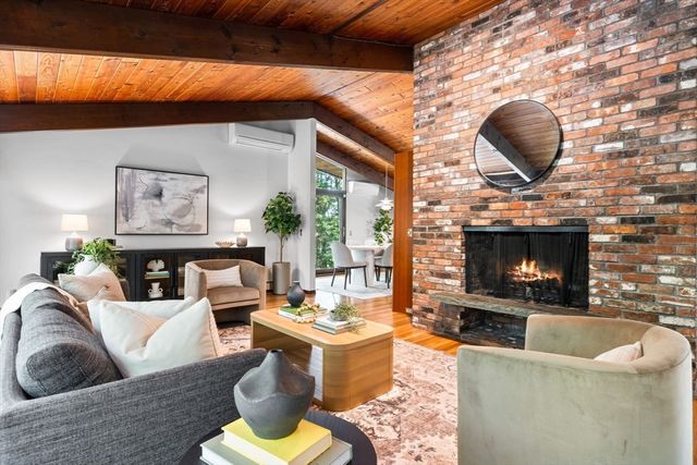 79 Autumn, Lincoln, MA 01773