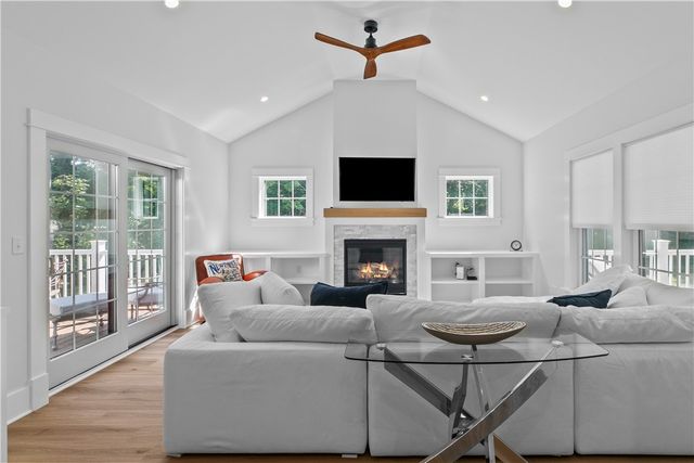 561 Bristol Ferry Road B, Portsmouth, RI 02871