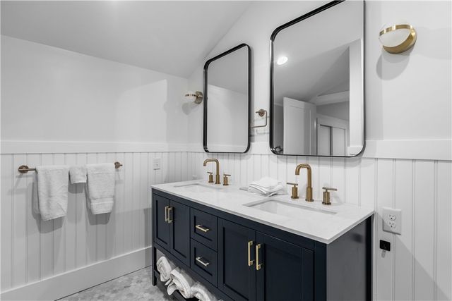 561 Bristol Ferry Road B, Portsmouth, RI 02871