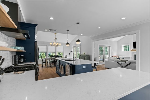 561 Bristol Ferry Road B, Portsmouth, RI 02871