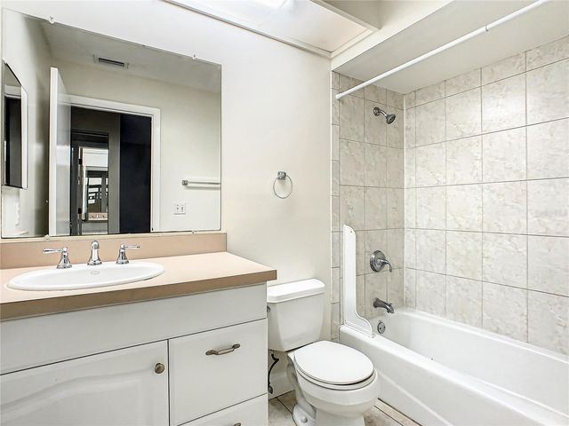 955 SUNRIDGE DRIVE 102, Sarasota, FL 34234