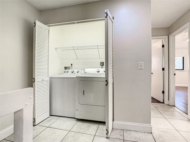 955 SUNRIDGE DRIVE 102, Sarasota, FL 34234