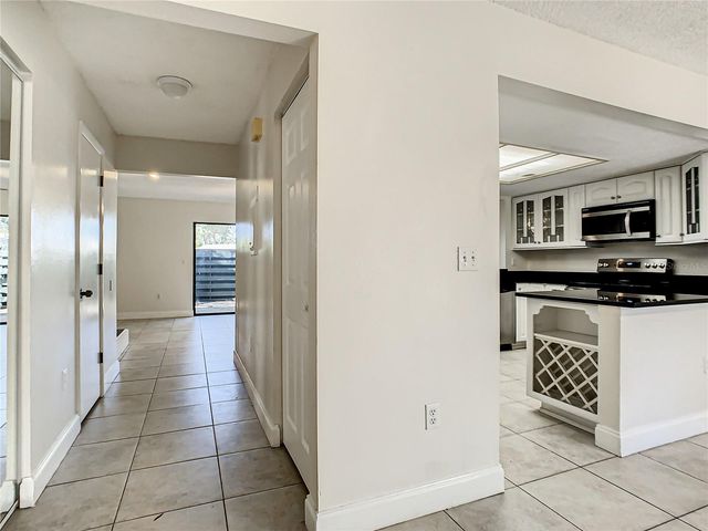 955 SUNRIDGE DRIVE 102, Sarasota, FL 34234