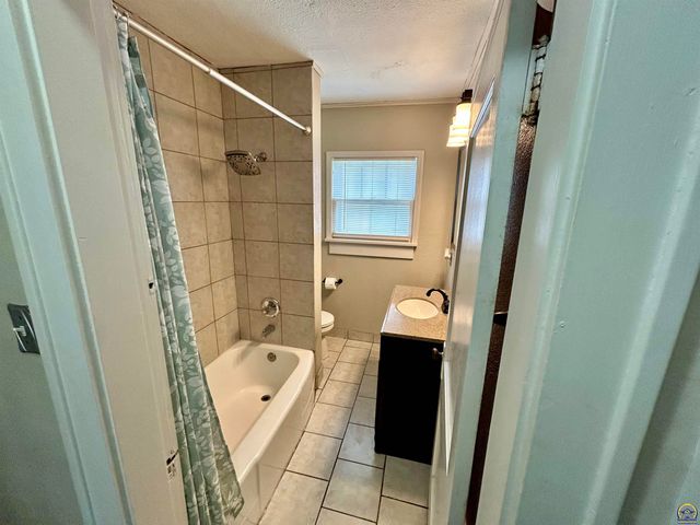 625 SW Wayne AVE, Topeka, KS 66606