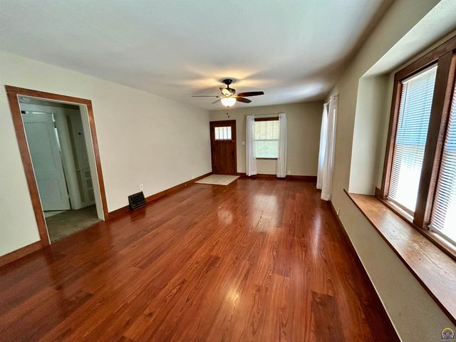 625 SW Wayne AVE, Topeka, KS 66606