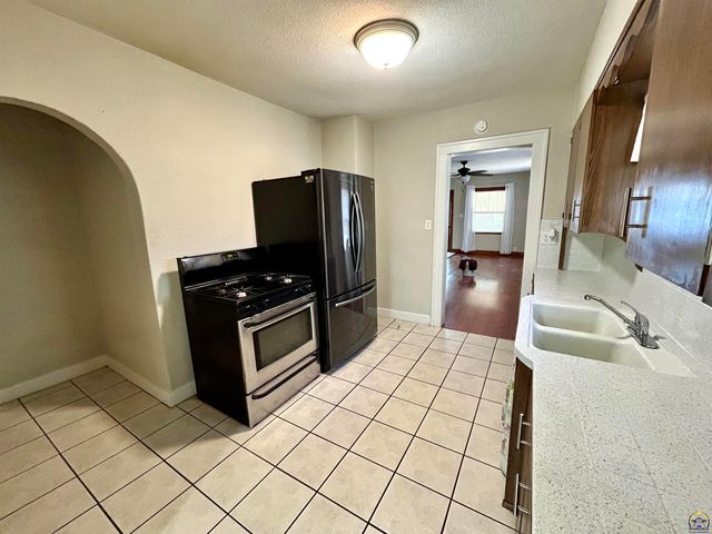 625 SW Wayne AVE, Topeka, KS 66606