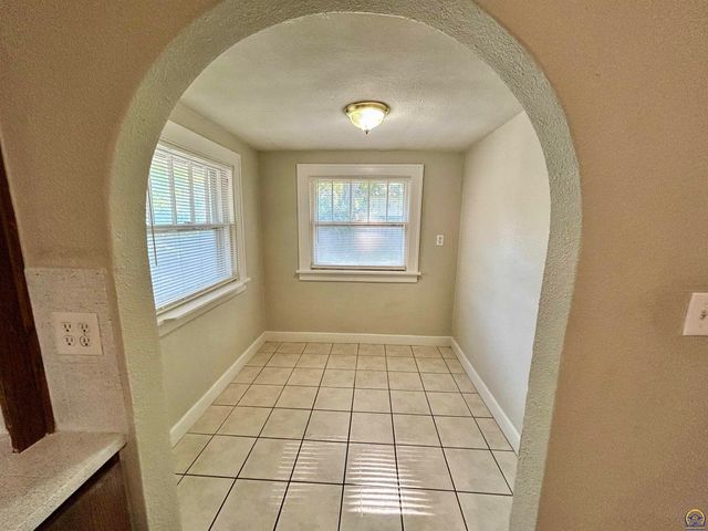 625 SW Wayne AVE, Topeka, KS 66606