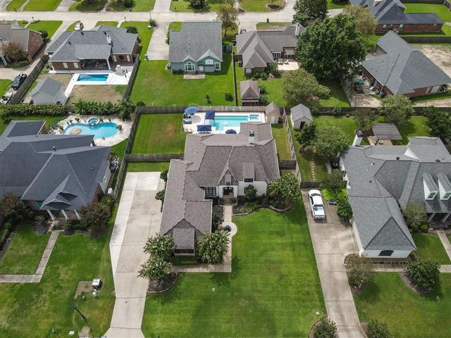2335 Longue Vue Drive, Lake Charles, LA 70605