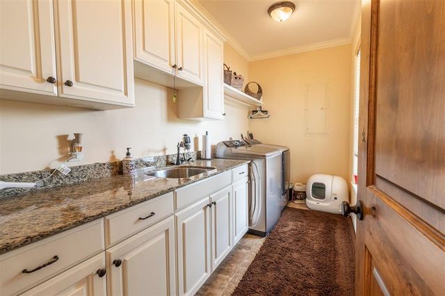 2335 Longue Vue Drive, Lake Charles, LA 70605