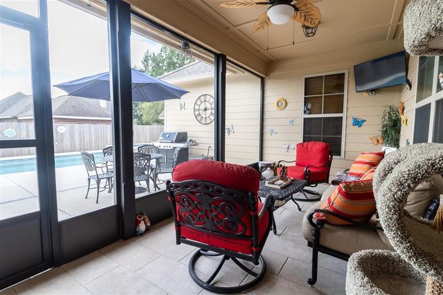 2335 Longue Vue Drive, Lake Charles, LA 70605