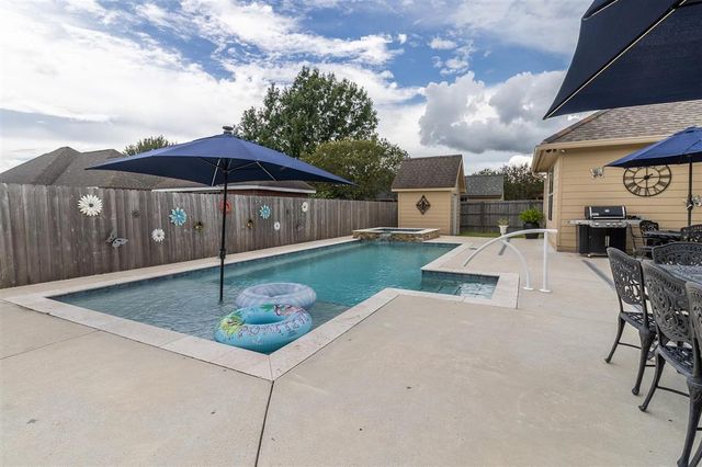 2335 Longue Vue Drive, Lake Charles, LA 70605