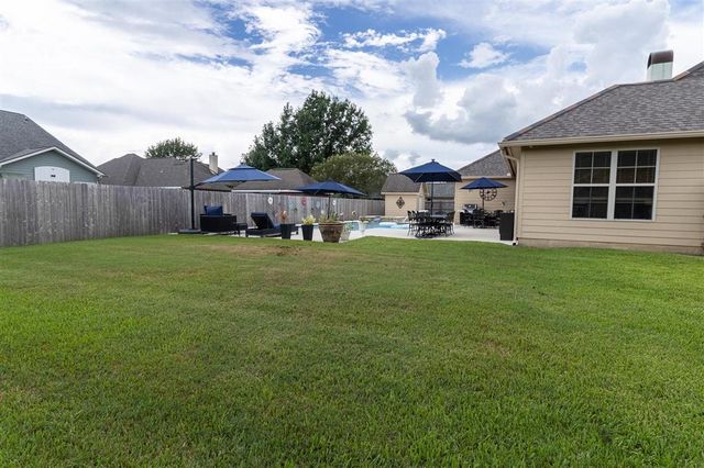 2335 Longue Vue Drive, Lake Charles, LA 70605
