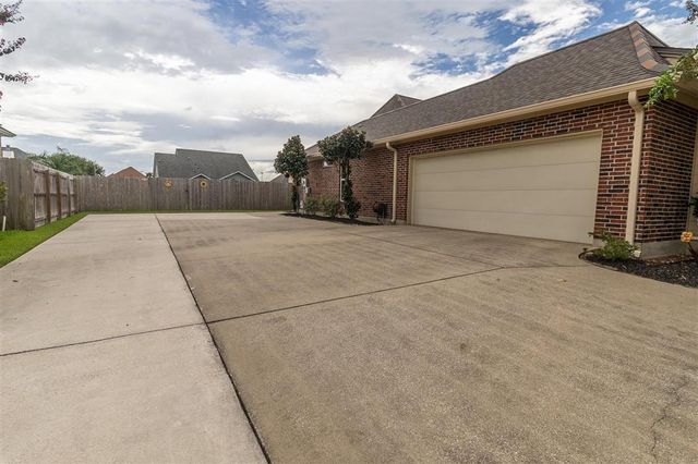 2335 Longue Vue Drive, Lake Charles, LA 70605