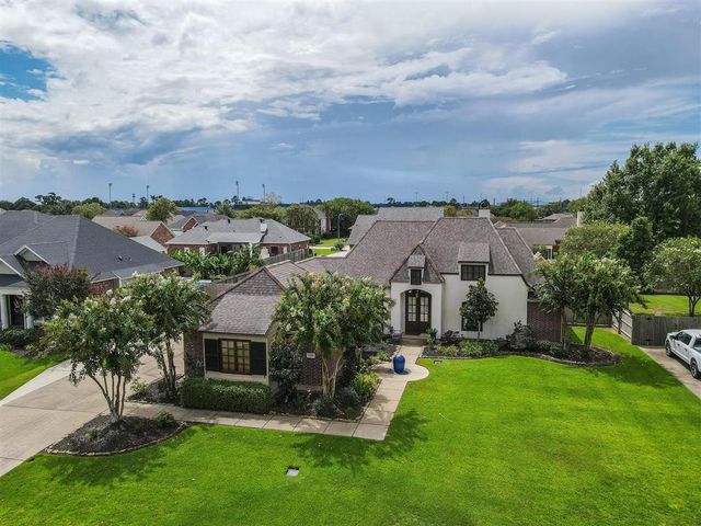 2335 Longue Vue Drive, Lake Charles, LA 70605