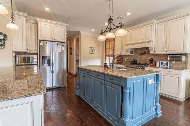 2335 Longue Vue Drive, Lake Charles, LA 70605