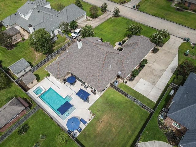 2335 Longue Vue Drive, Lake Charles, LA 70605
