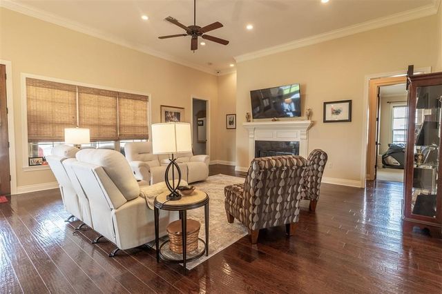 2335 Longue Vue Drive, Lake Charles, LA 70605