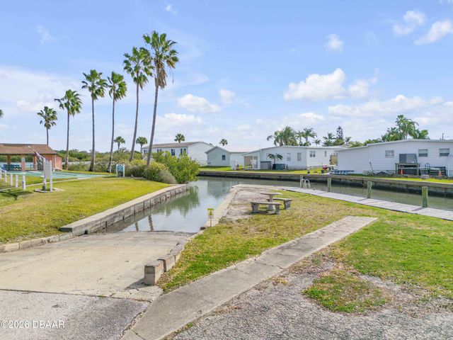 26 Laughing Gull Lane, Edgewater, FL 32141