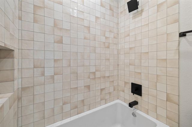705 Sloan ST, Taylor, TX 76574