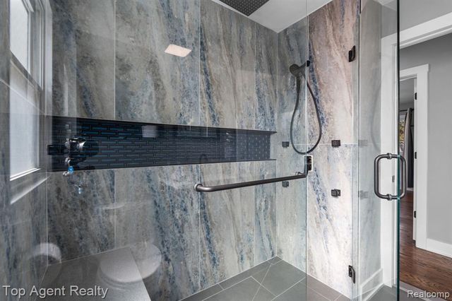 8608 Grace St Street, Shelby Twp, MI 48317