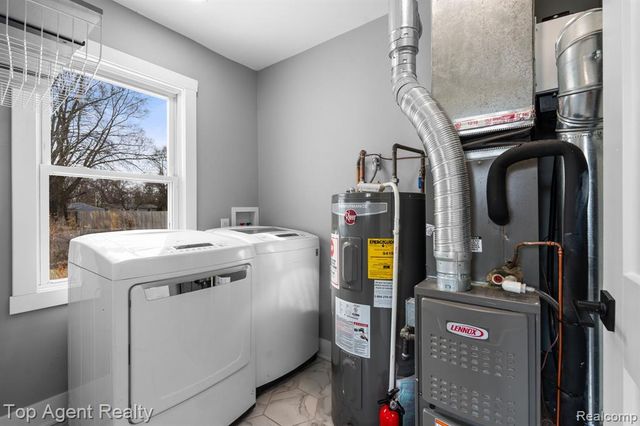 8608 Grace St Street, Shelby Twp, MI 48317