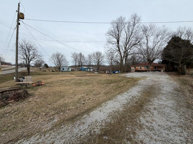 9830 Caneyville Rd, Morgantown, KY 42261