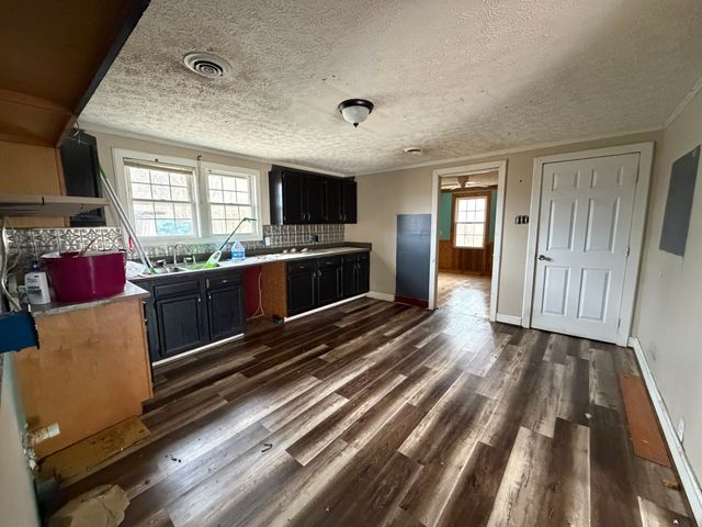 9830 Caneyville Rd, Morgantown, KY 42261