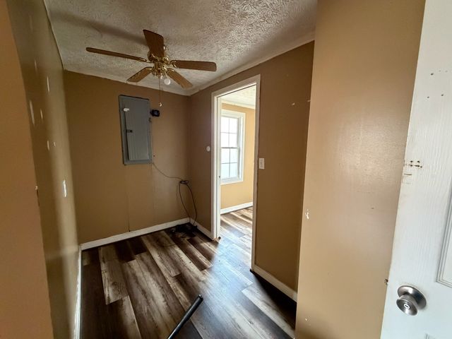 9830 Caneyville Rd, Morgantown, KY 42261