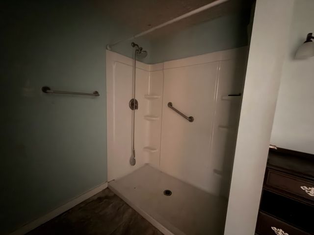 9830 Caneyville Rd, Morgantown, KY 42261