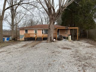 9830 Caneyville Rd, Morgantown, KY 42261