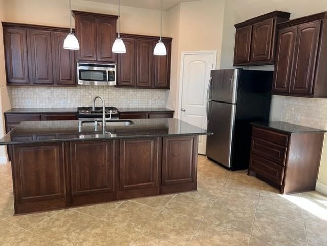 2008 Biscayne Lake Drive, Pearland, TX 77584