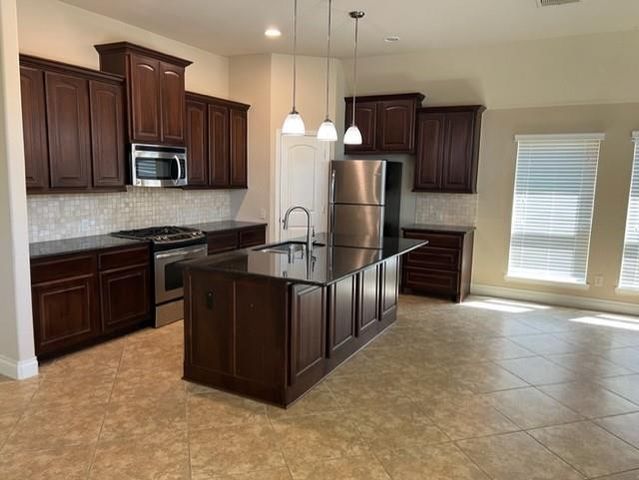 2008 Biscayne Lake Drive, Pearland, TX 77584