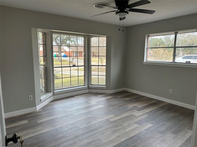 4821 Burning Tree Drive, Baytown, TX 77521