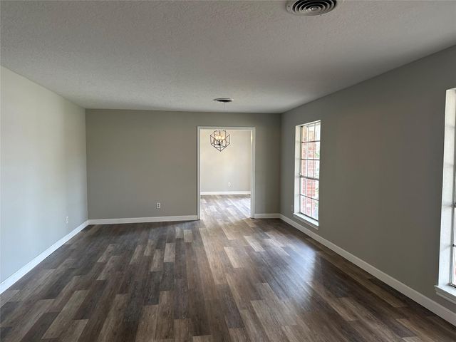 4821 Burning Tree Drive, Baytown, TX 77521