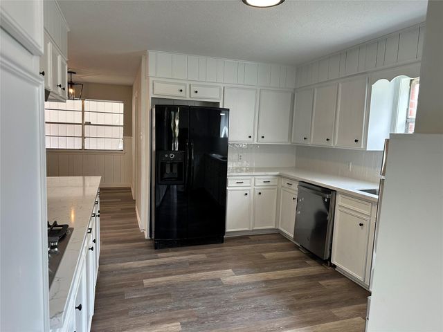 4821 Burning Tree Drive, Baytown, TX 77521