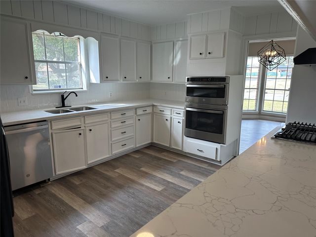 4821 Burning Tree Drive, Baytown, TX 77521