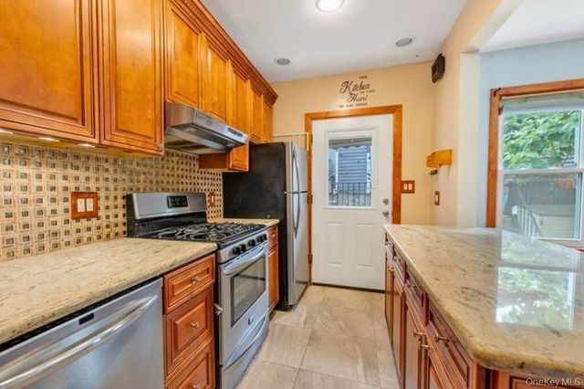 6146 56th Street FL1, Maspeth, NY 11378