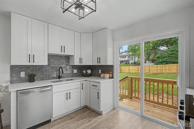 4822 Hamburg Avenue, St Louis, MO 63123