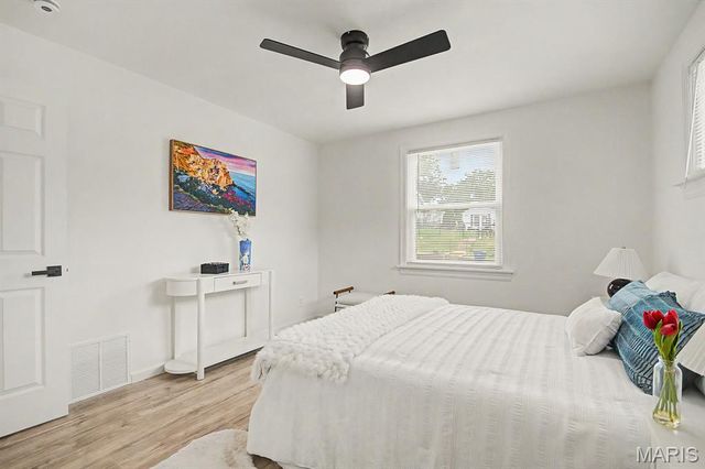 4822 Hamburg Avenue, St Louis, MO 63123