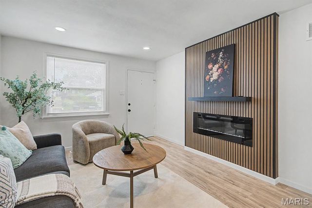 4822 Hamburg Avenue, St Louis, MO 63123