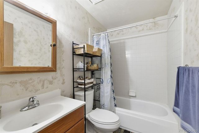 19335 E Batavia pl Place E, Aurora, CO 80011