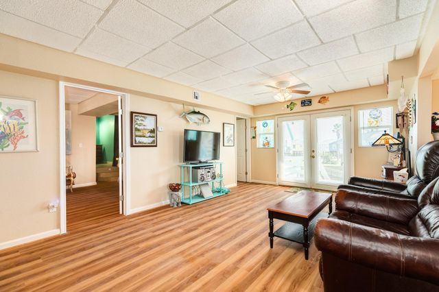 131 Point Lafitte Court, Surfside Beach, TX 77541