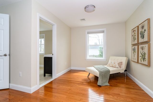 3 Leighton St, Natick, MA 01760