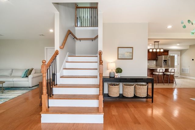 3 Leighton St, Natick, MA 01760